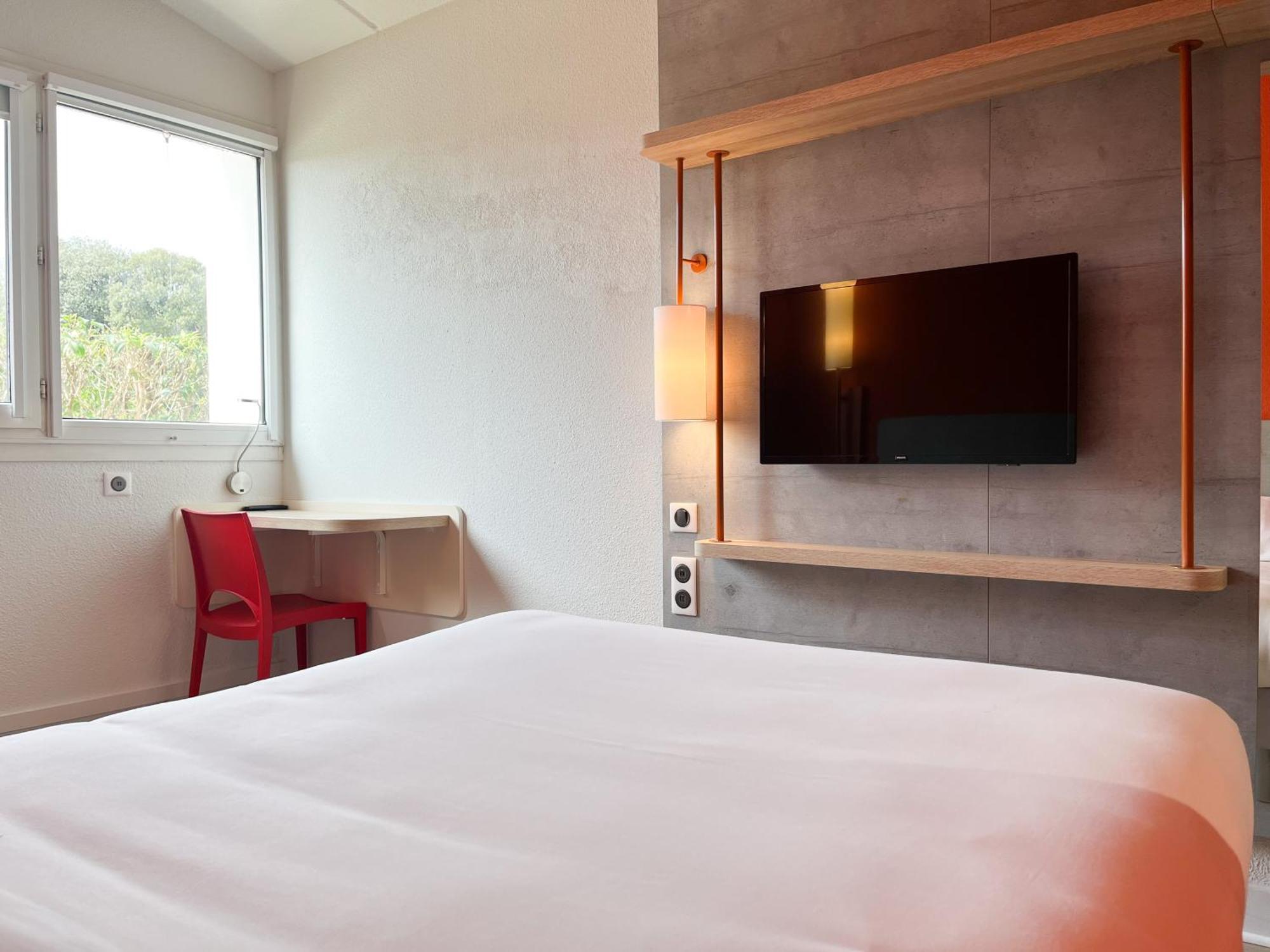 Ibis Budget Saint Christol Les Ales Экстерьер фото