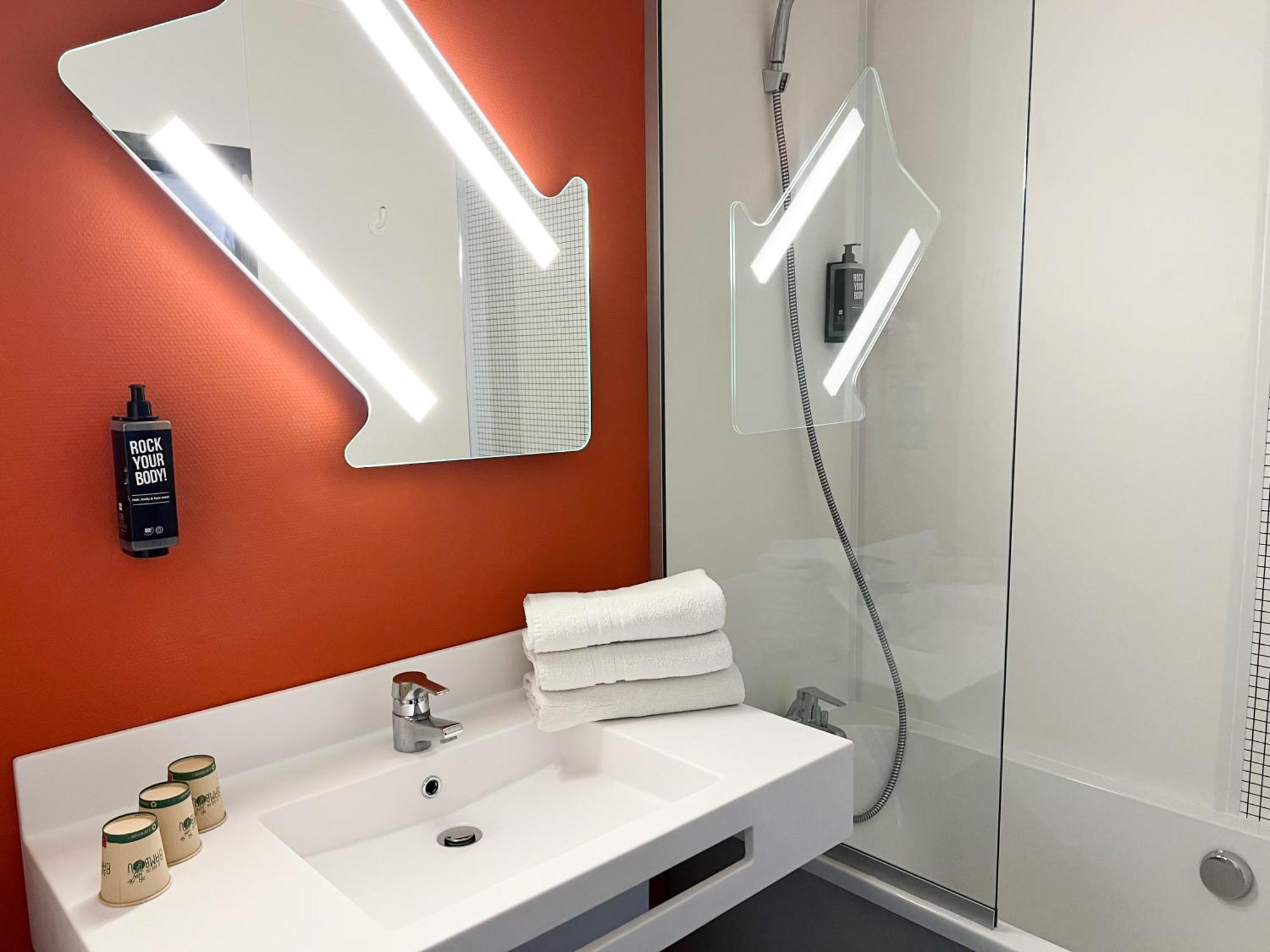Ibis Budget Saint Christol Les Ales Экстерьер фото