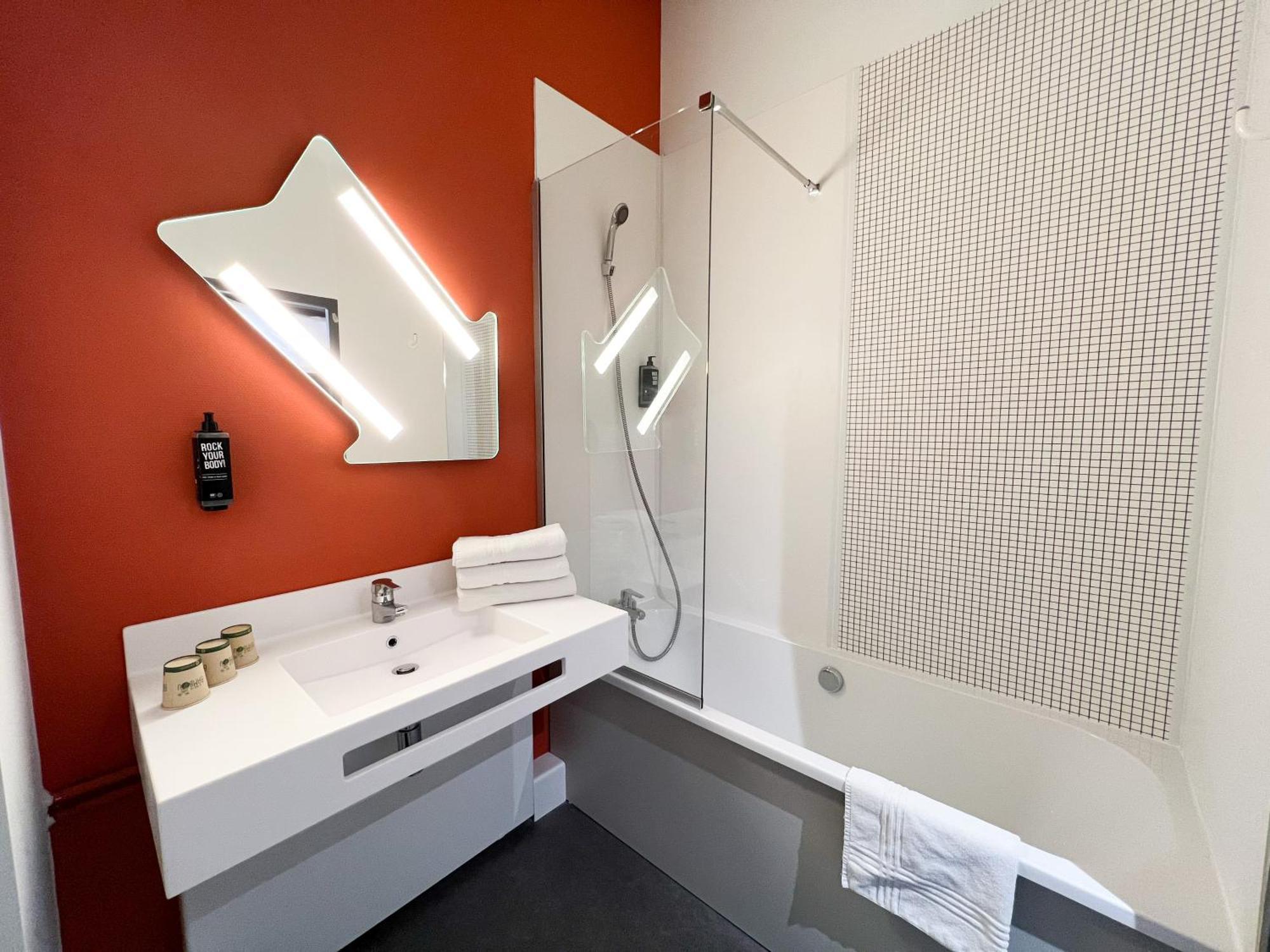 Ibis Budget Saint Christol Les Ales Экстерьер фото