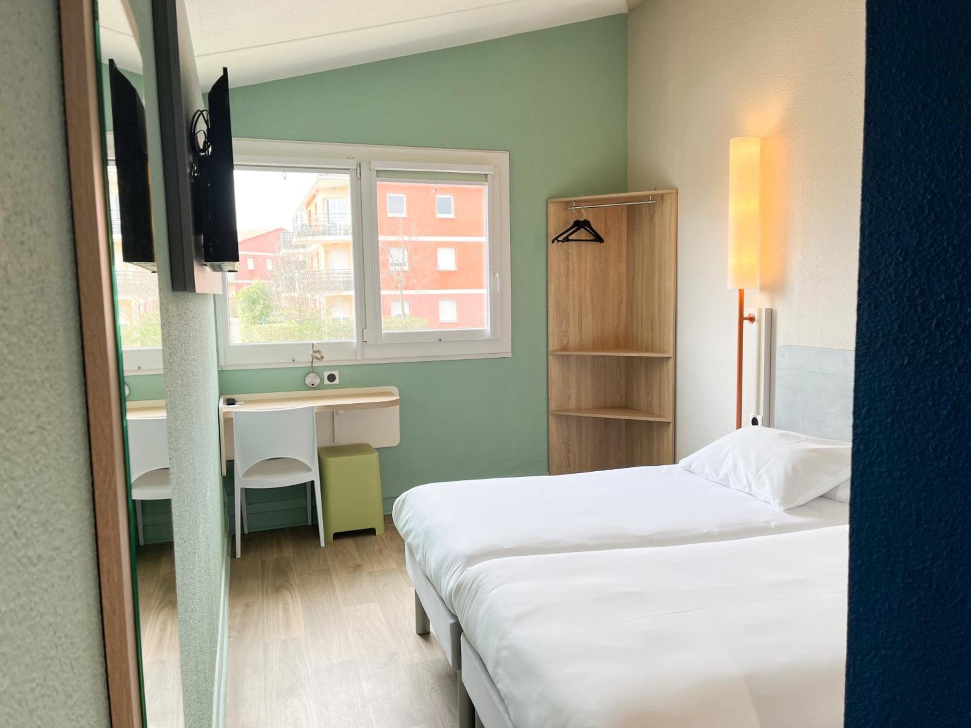 Ibis Budget Saint Christol Les Ales Экстерьер фото