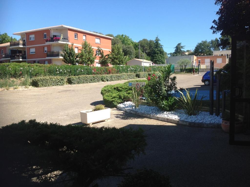 Ibis Budget Saint Christol Les Ales Экстерьер фото