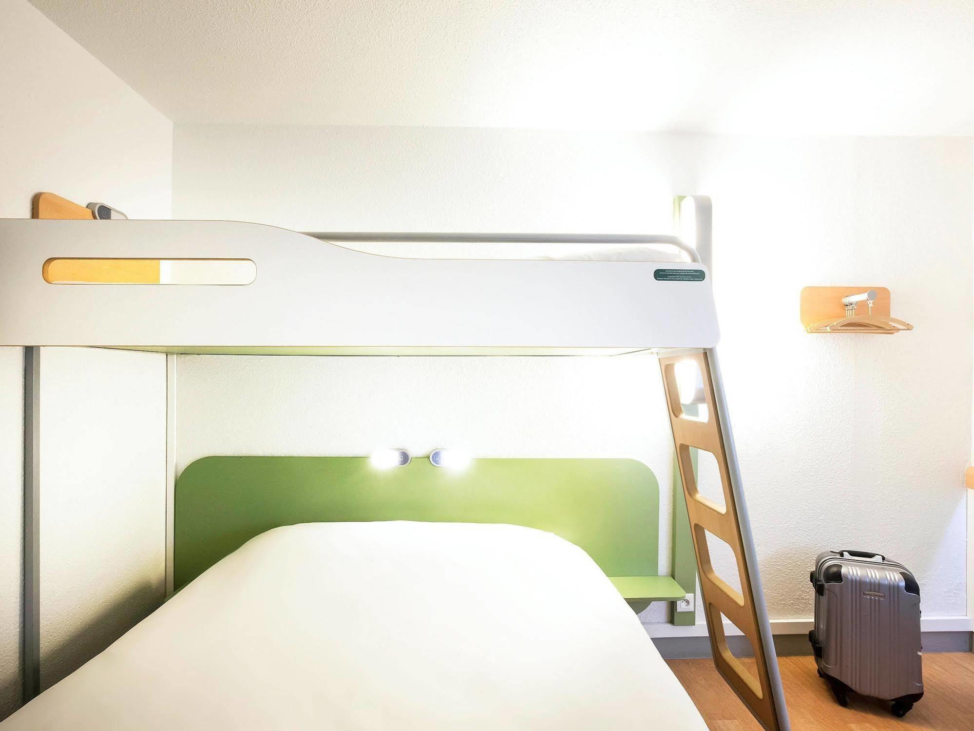 Ibis Budget Saint Christol Les Ales Экстерьер фото