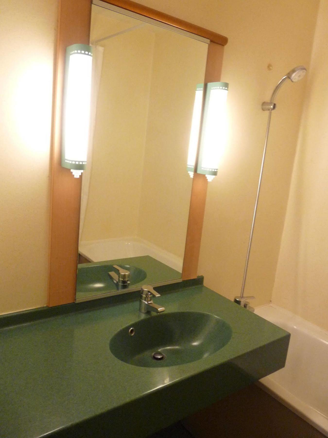 Ibis Budget Saint Christol Les Ales Экстерьер фото
